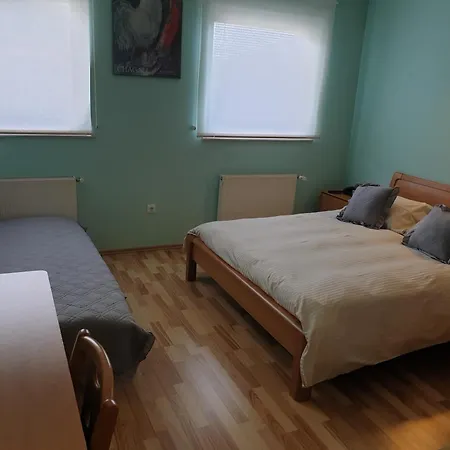 Modrina Guest *