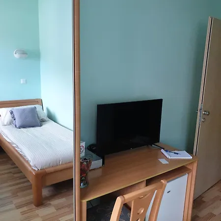 Modrina Guest شقة