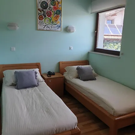 شقة Modrina Guest *
