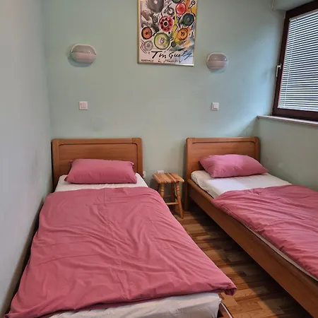 Modrina Guest شقة *