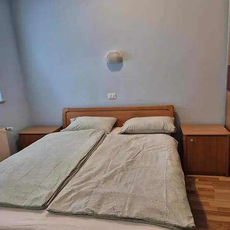 شقة Modrina Guest *
