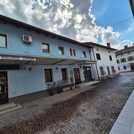 Modrina Guest