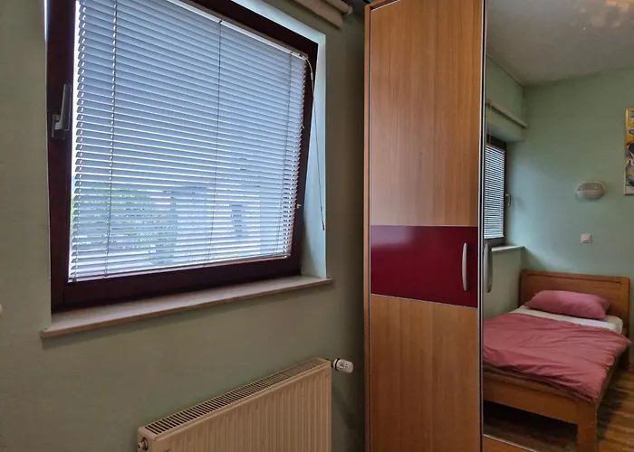 Apartament Modrina Guest *